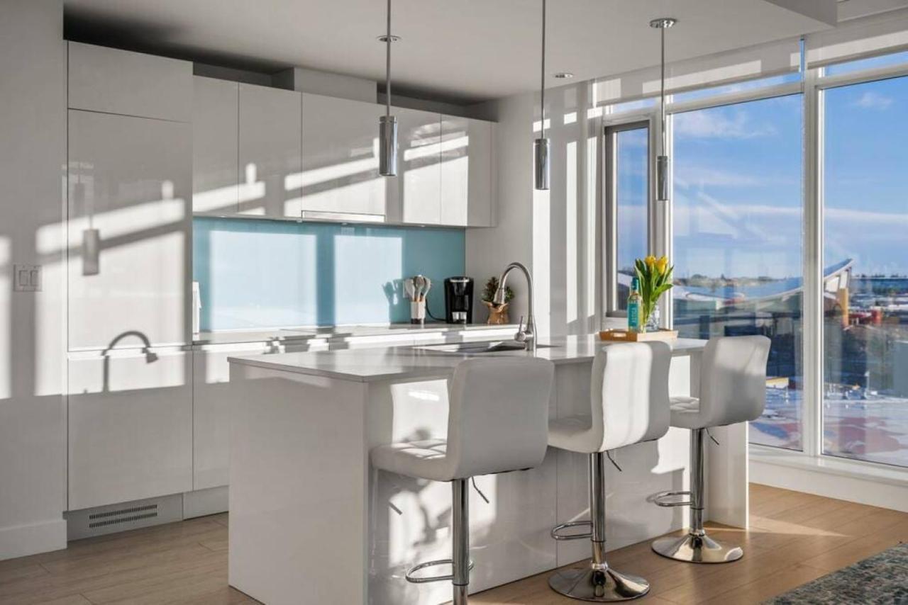 Luxury Apartment On The 9Th Floor Near Stampede, Complimentary Wine, 2 Car Ug Parking YYC 외부 사진