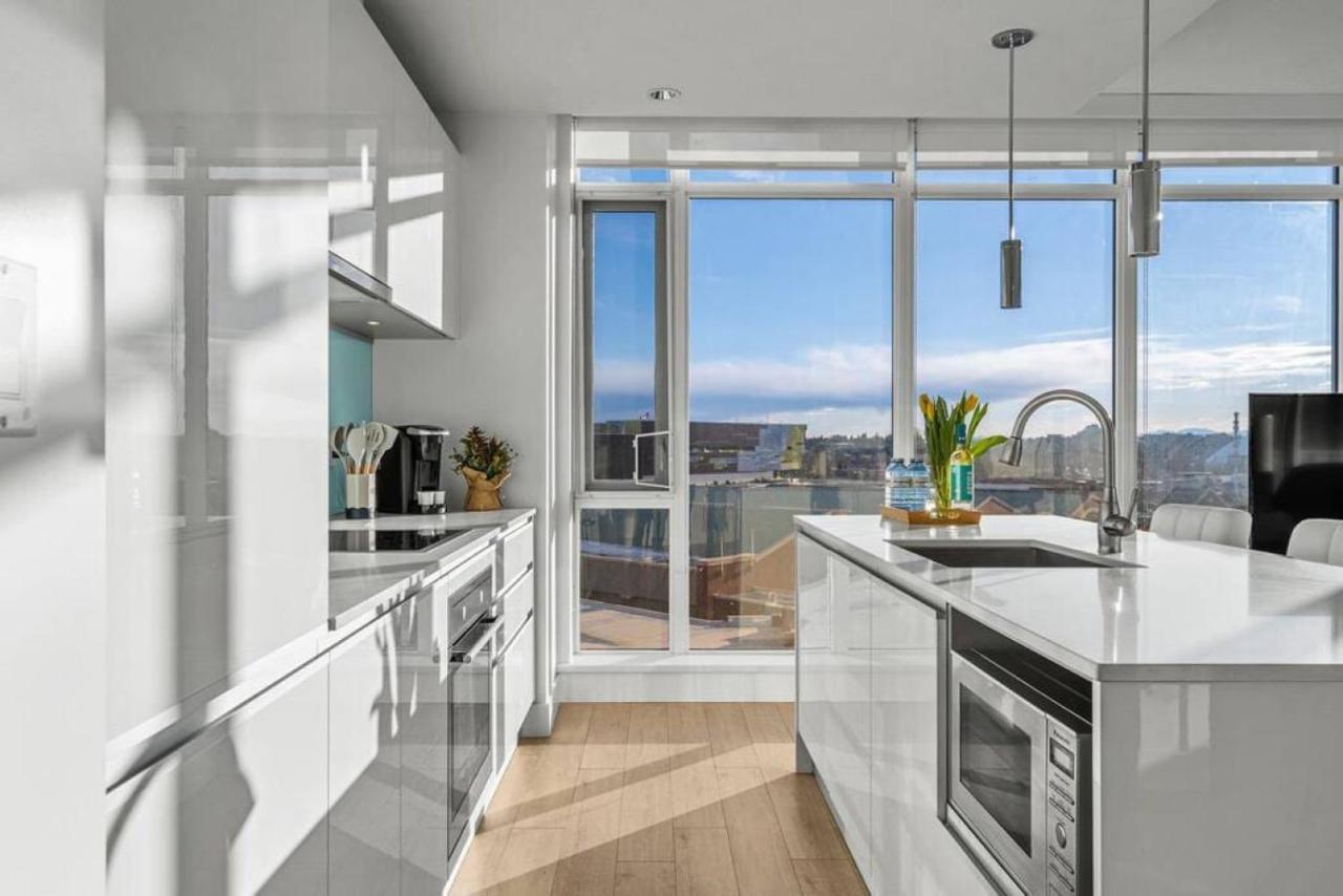 Luxury Apartment On The 9Th Floor Near Stampede, Complimentary Wine, 2 Car Ug Parking YYC 외부 사진