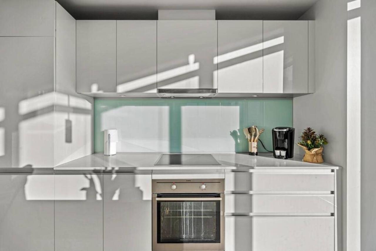 Luxury Apartment On The 9Th Floor Near Stampede, Complimentary Wine, 2 Car Ug Parking YYC 외부 사진