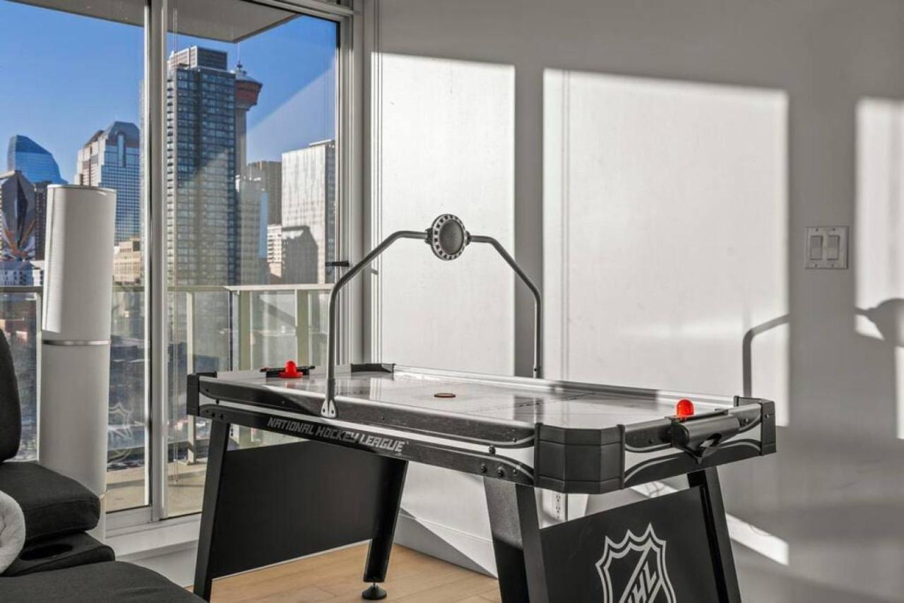 Luxury Apartment On The 9Th Floor Near Stampede, Complimentary Wine, 2 Car Ug Parking YYC 외부 사진