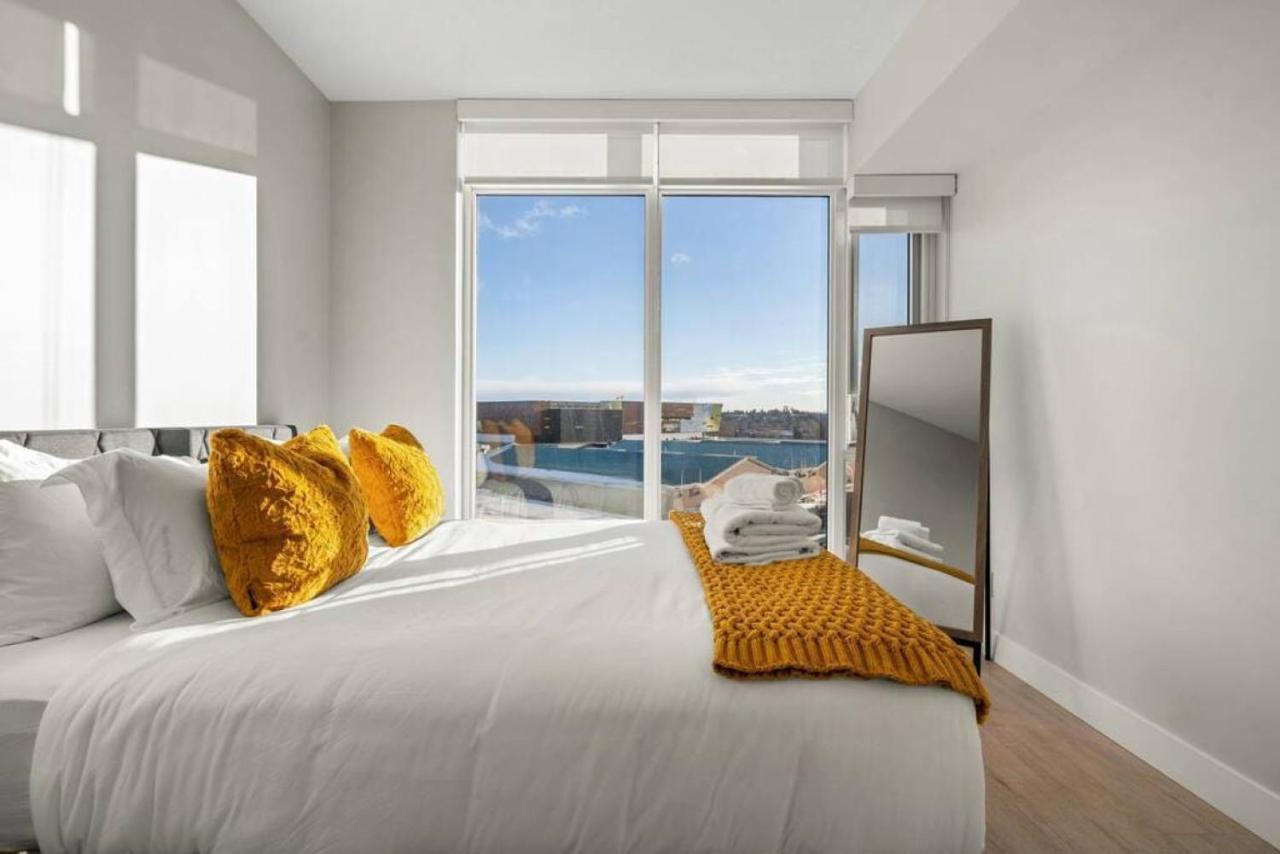 Luxury Apartment On The 9Th Floor Near Stampede, Complimentary Wine, 2 Car Ug Parking YYC 외부 사진