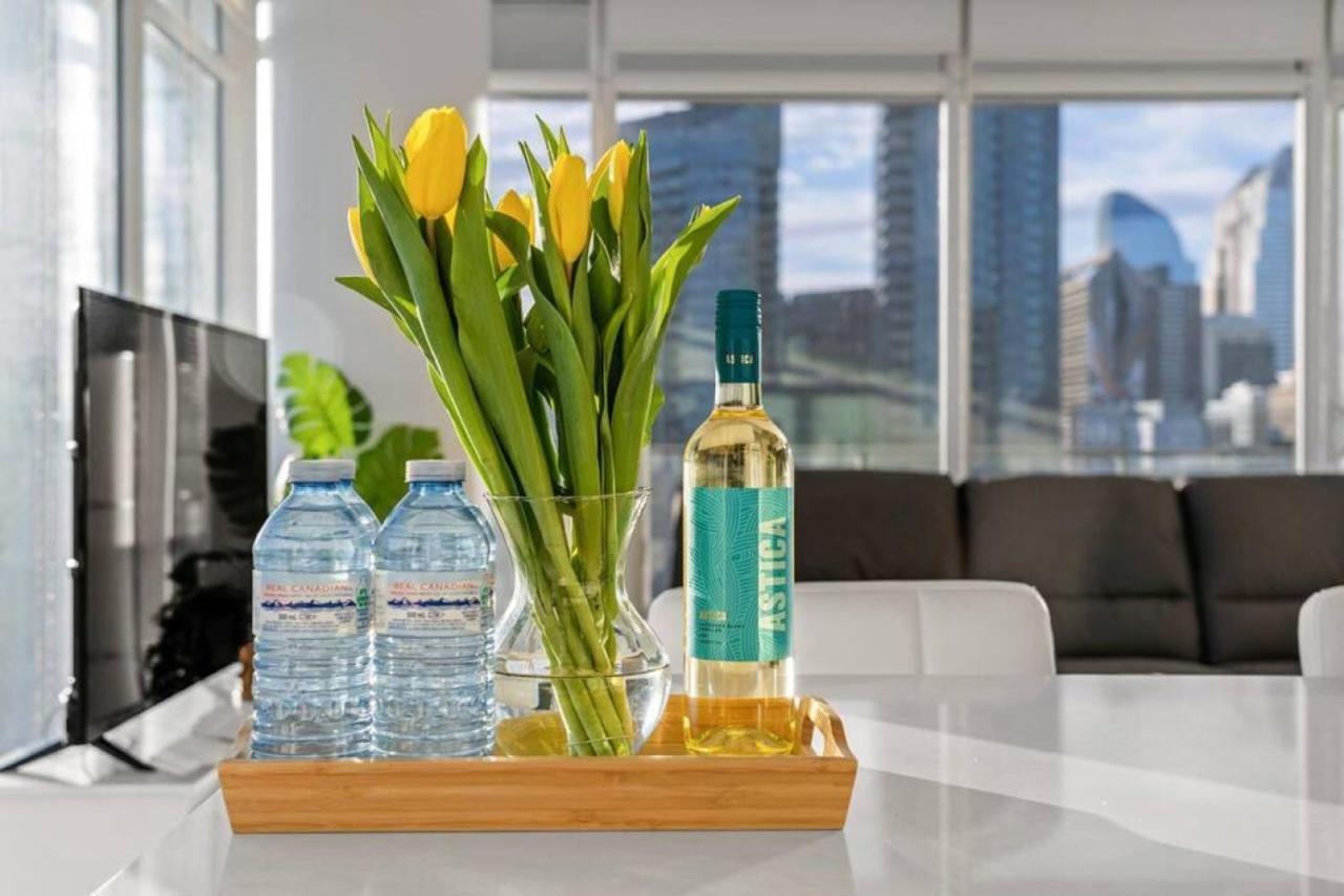 Luxury Apartment On The 9Th Floor Near Stampede, Complimentary Wine, 2 Car Ug Parking YYC 외부 사진
